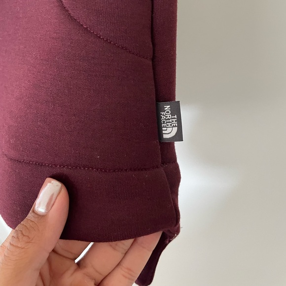 The North Face Woman’s Burgundy Hybirnation Thermal 3D Faux Fur Gorpcore Vest - Picture 6 of 7